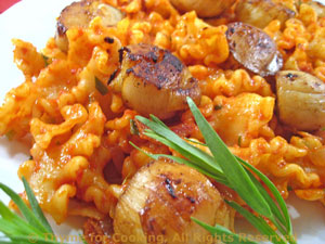 Grilled Scallops on Tomato Tarragon Pasta